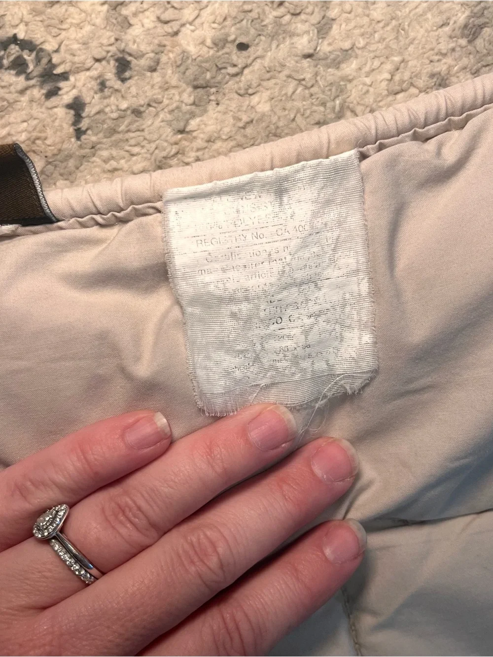 Pottery Barn Reversible Floral Damask Quilted comforter‎ 2 cases in grey/White